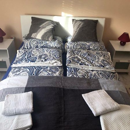 Obiteljski Apartman Filip U Blizini Plaze Za Djecu Palit エクステリア 写真