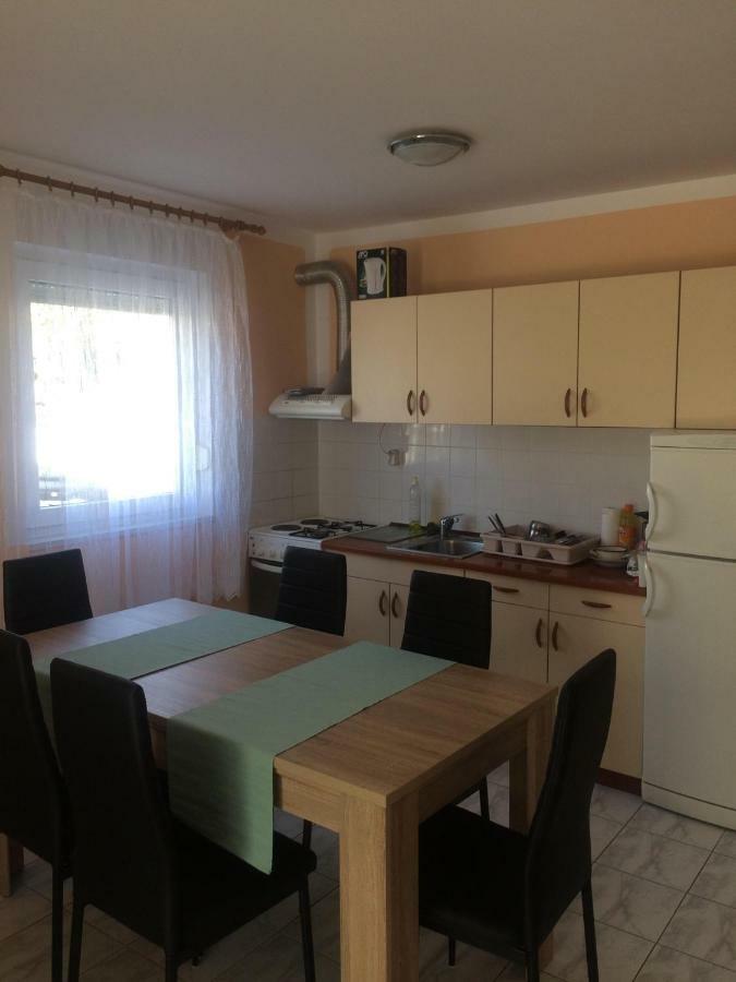 Obiteljski Apartman Filip U Blizini Plaze Za Djecu Palit エクステリア 写真