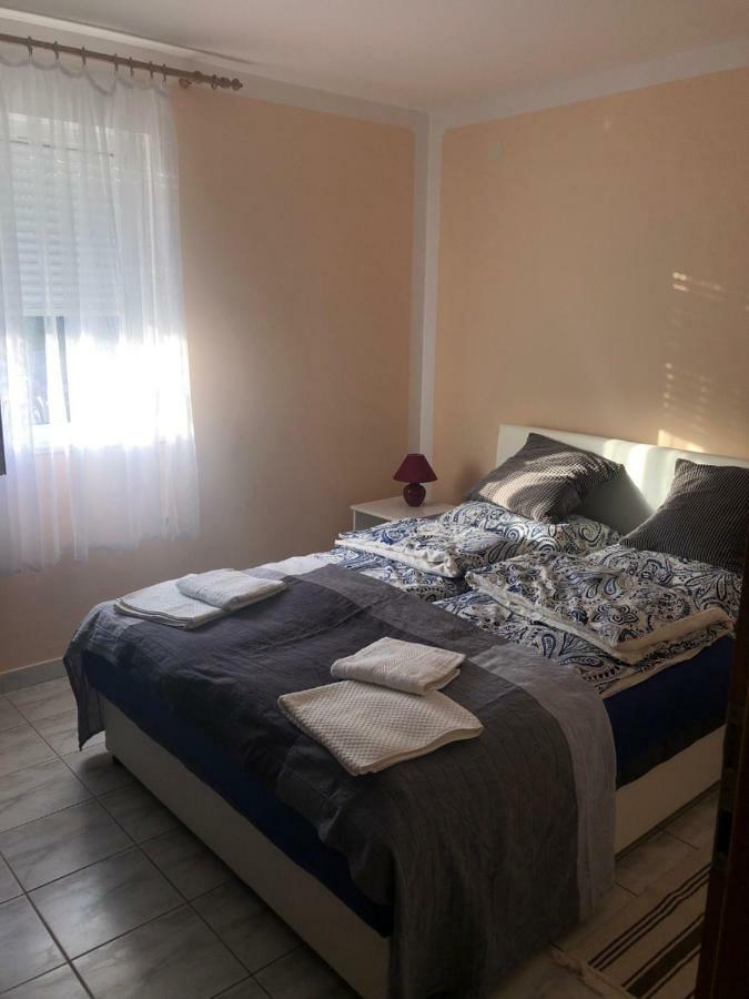 Obiteljski Apartman Filip U Blizini Plaze Za Djecu Palit エクステリア 写真